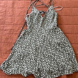 Lulus green fit and flare tie back floral sundress